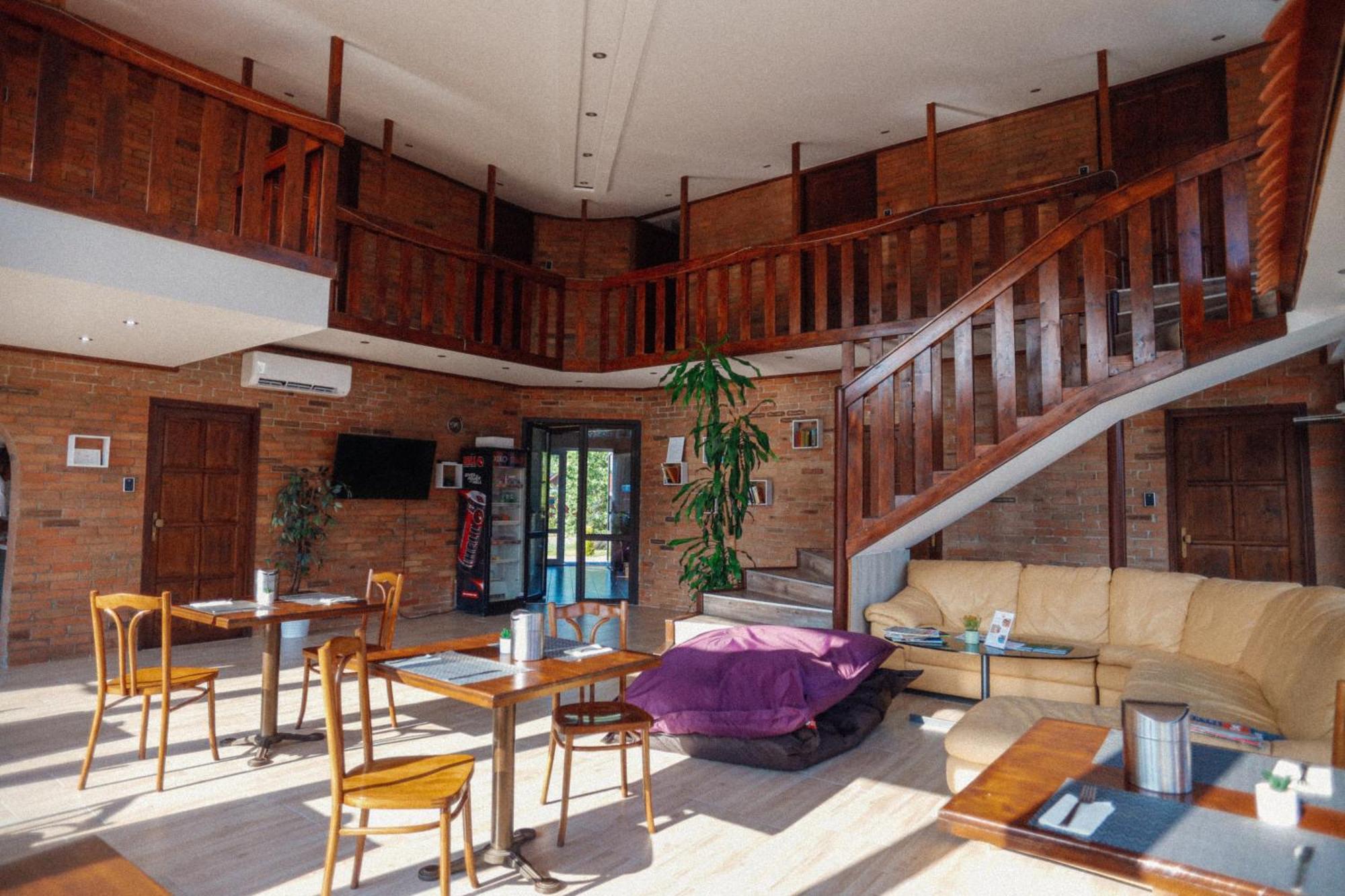 Megnyugtat-Lak Apartmanhaz 代姆延 外观 照片