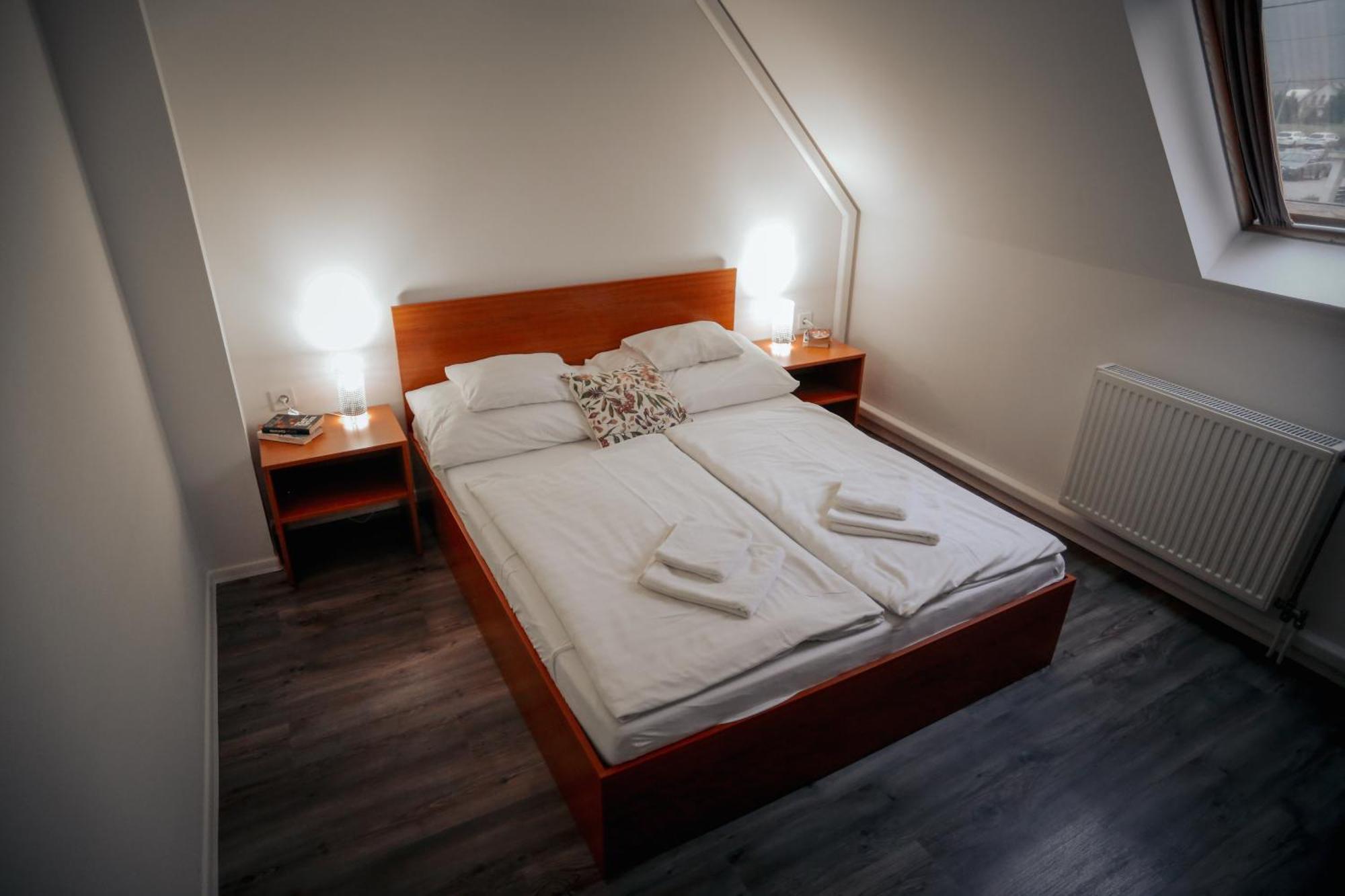 Megnyugtat-Lak Apartmanhaz 代姆延 外观 照片