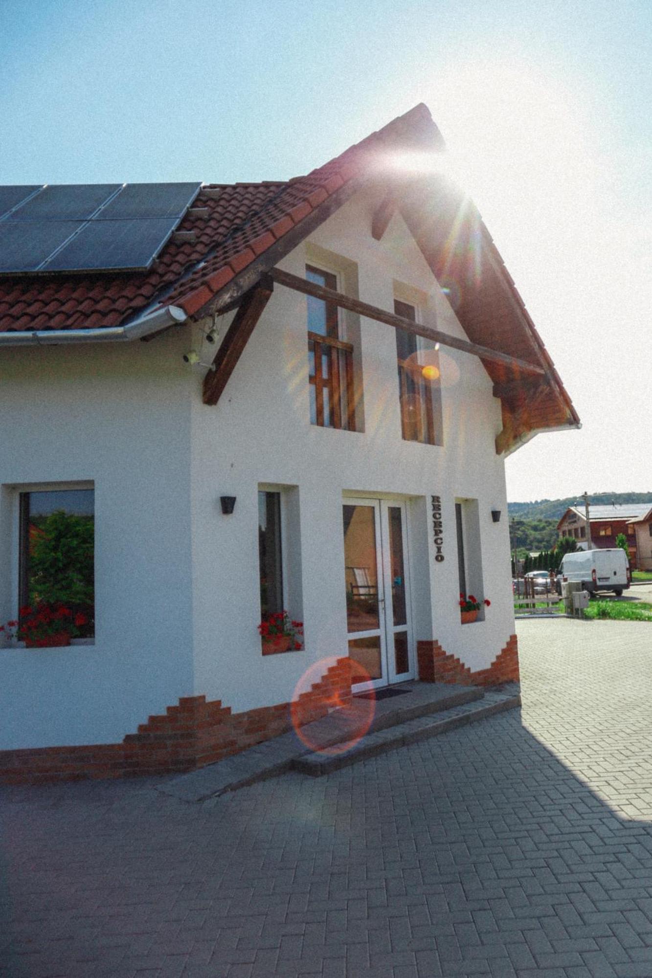 Megnyugtat-Lak Apartmanhaz 代姆延 外观 照片