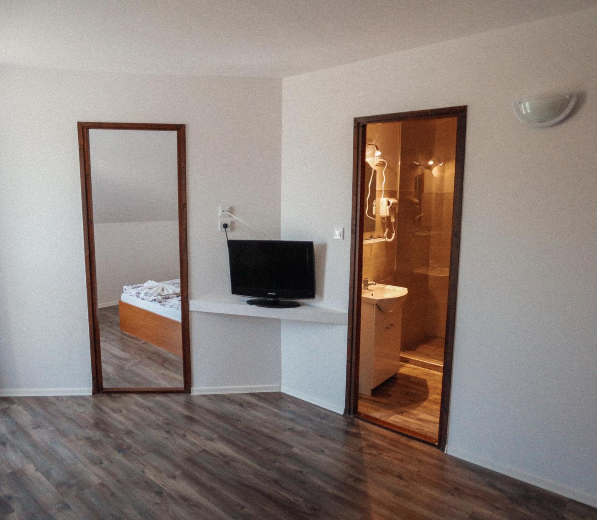 Megnyugtat-Lak Apartmanhaz 代姆延 外观 照片